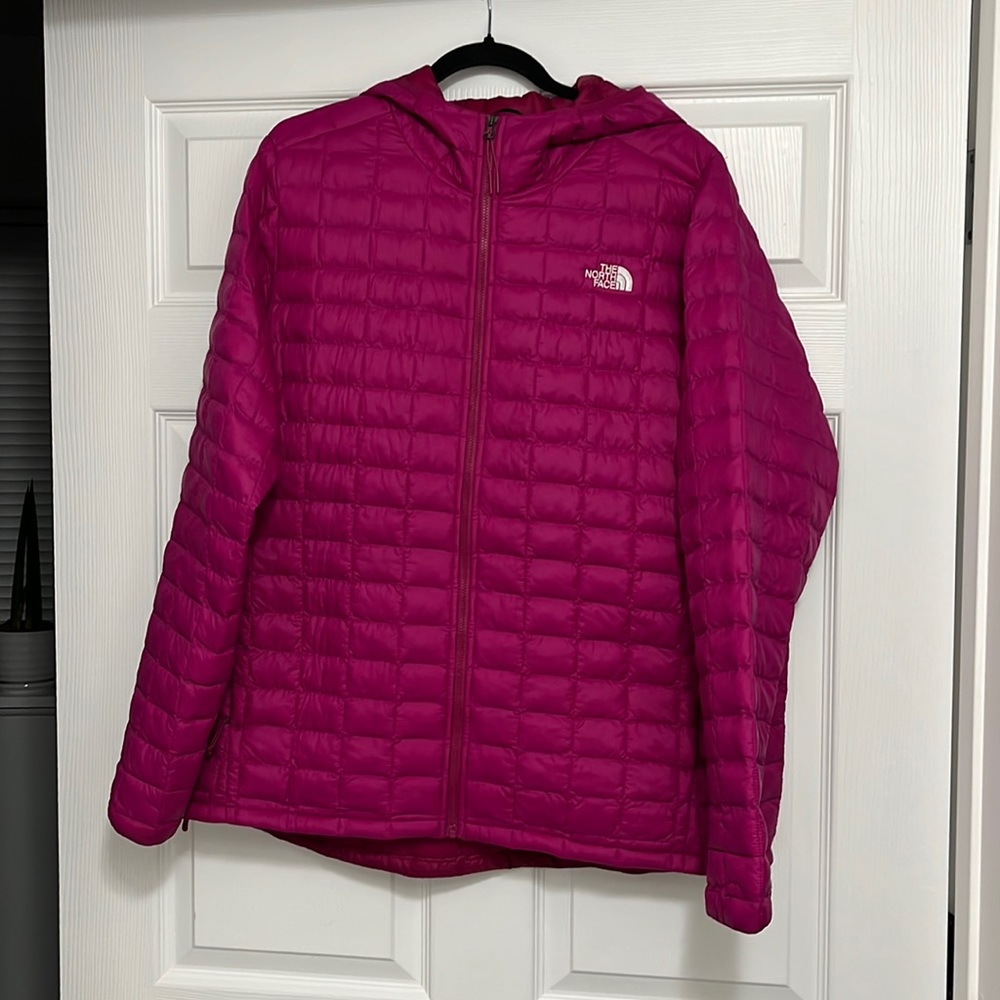 Pink TNF THERMOBALL ECO w hood
